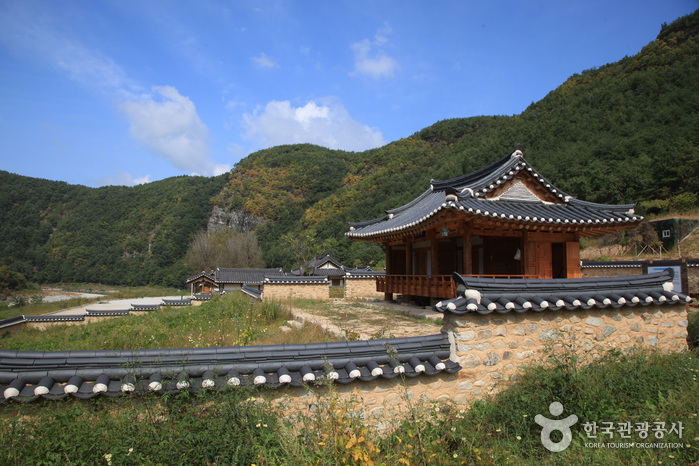 Nongam House (Head Household of the Nongam Descendants) (농암종택)