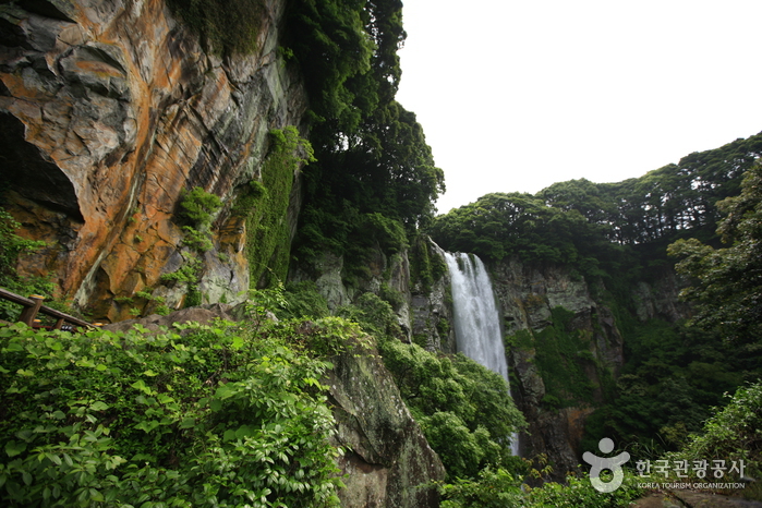 Wasserfall Eongttopokpo (엉또폭포)