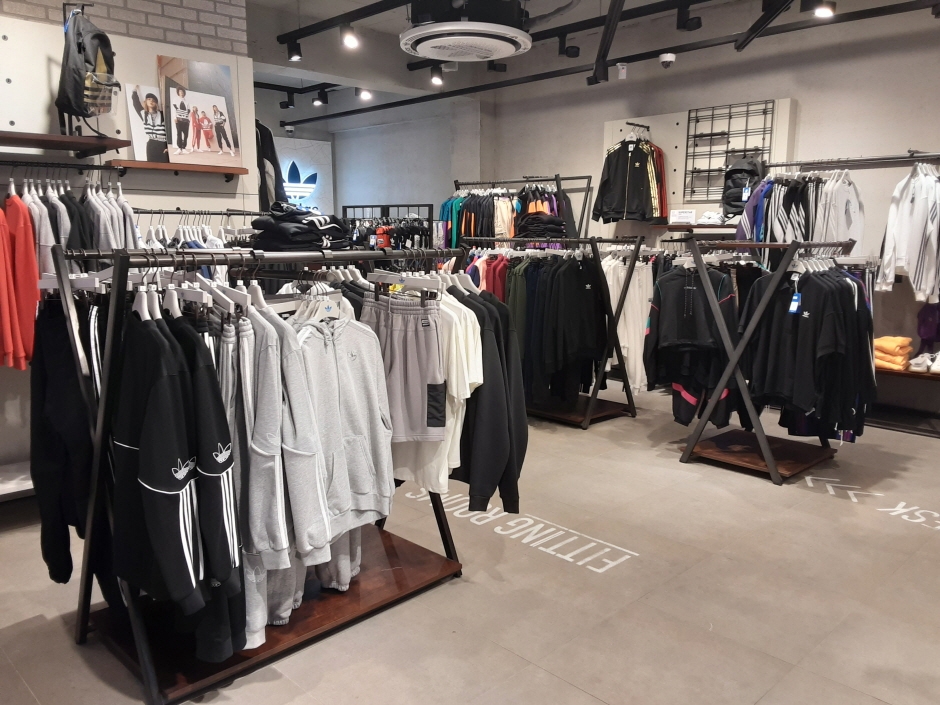 Adidas Original - Jeju Yeon-dong Branch [Tax Refund Shop] (아디다스오리지널 제주연동)