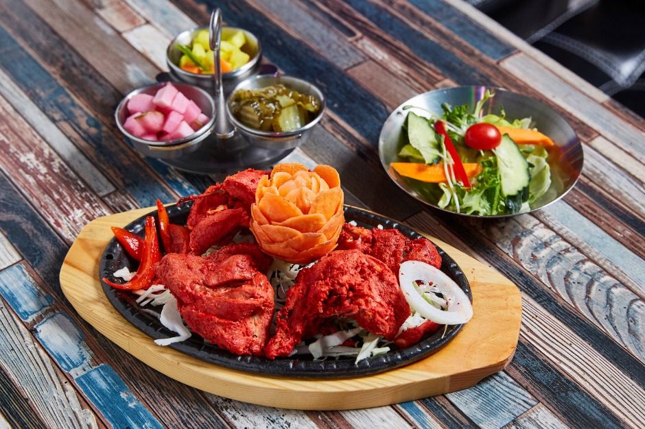 Amma Indian Restaurant Hongdae Branch (아마 홍대점)