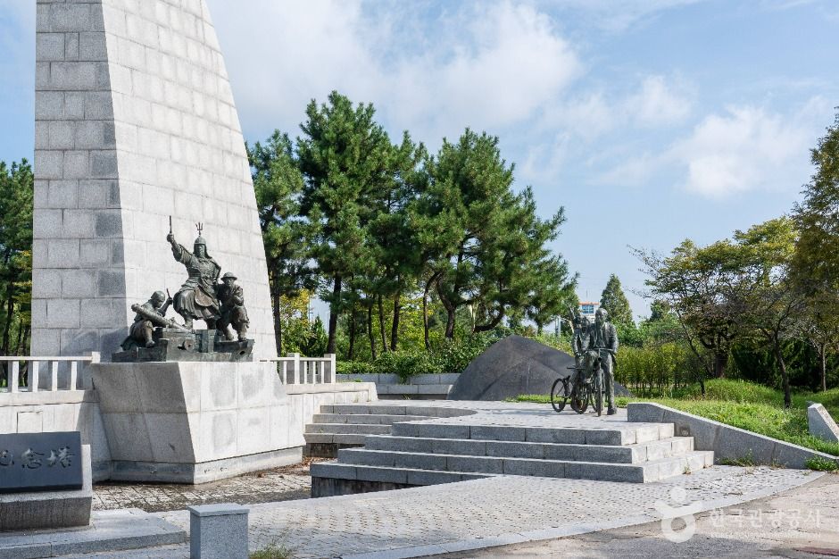 진포대첩 기념탑