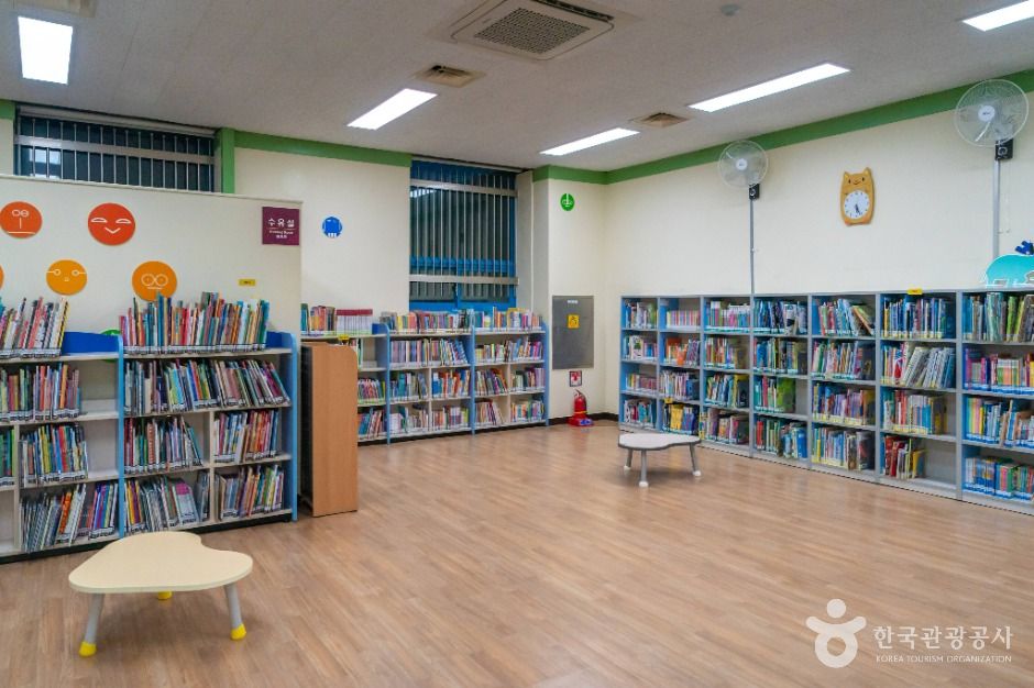 thumbnail-대구광역시립남부도서관-2