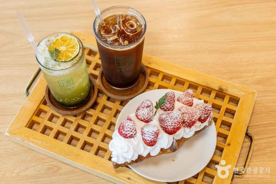 thumbnail-카페 설악산로-1