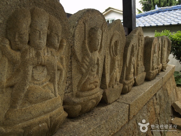 Dongguksa Temple (동국사)