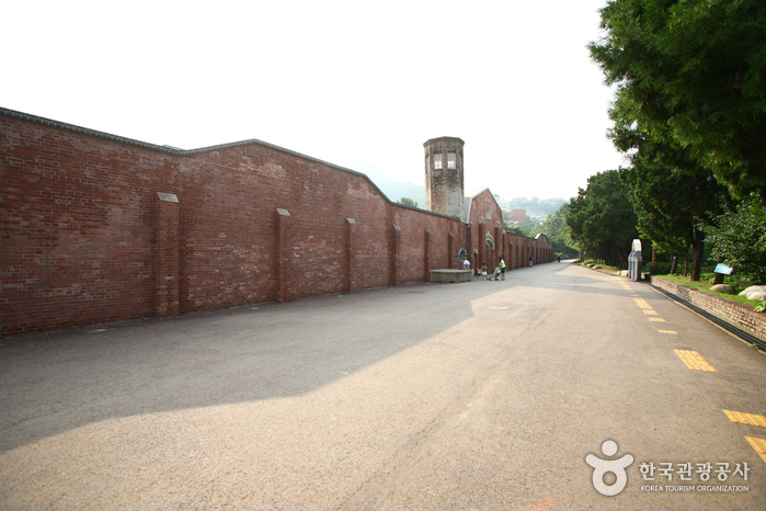 Seodaemun Prison History Museum (서대문형무소역사관)