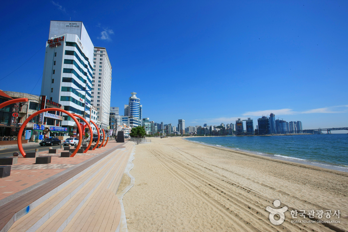 Gwangalli Beach (광안리해수욕장)