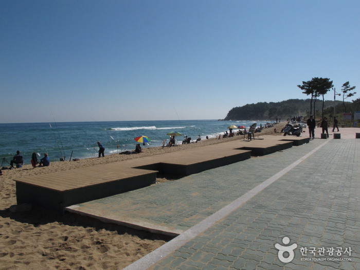 Sokcho Beach (속초해변)