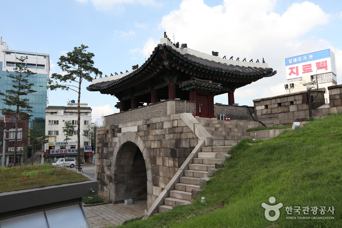 Gwanghuimun Gate (광희문)