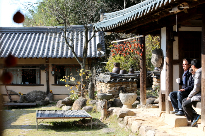 쌍산재 건너채에서 바라 본 전경
