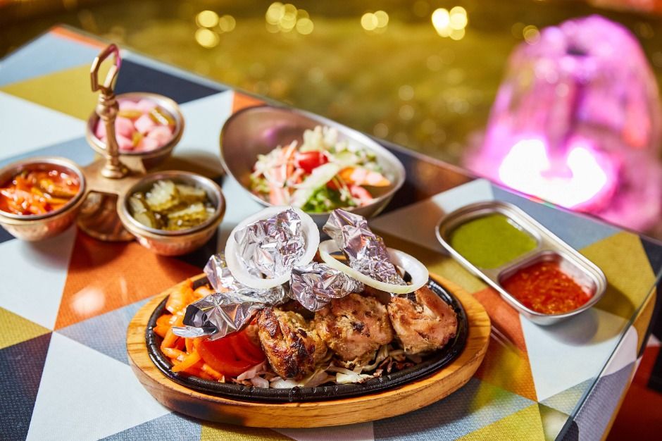 Amma Indian Restaurant Sinchon Branch (아마 신촌본점)