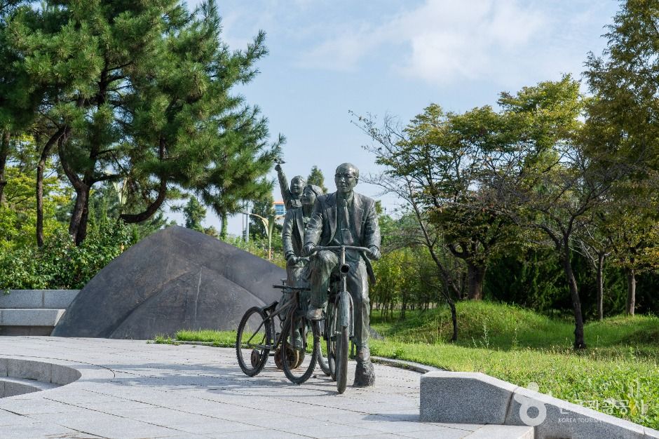 진포대첩 기념탑