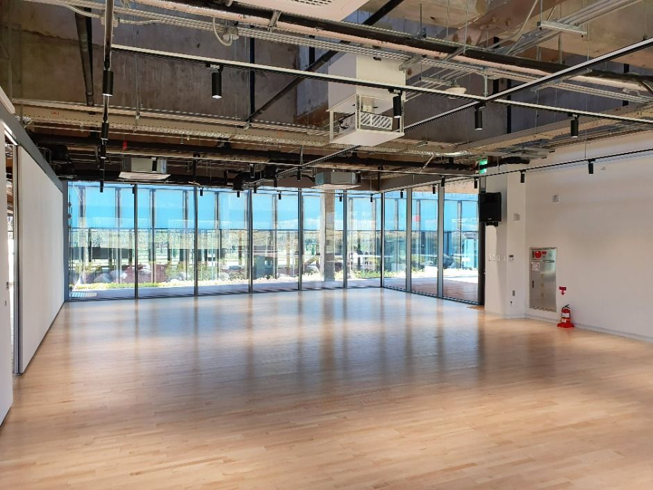 복합문화공간 111씨엠(111CM)