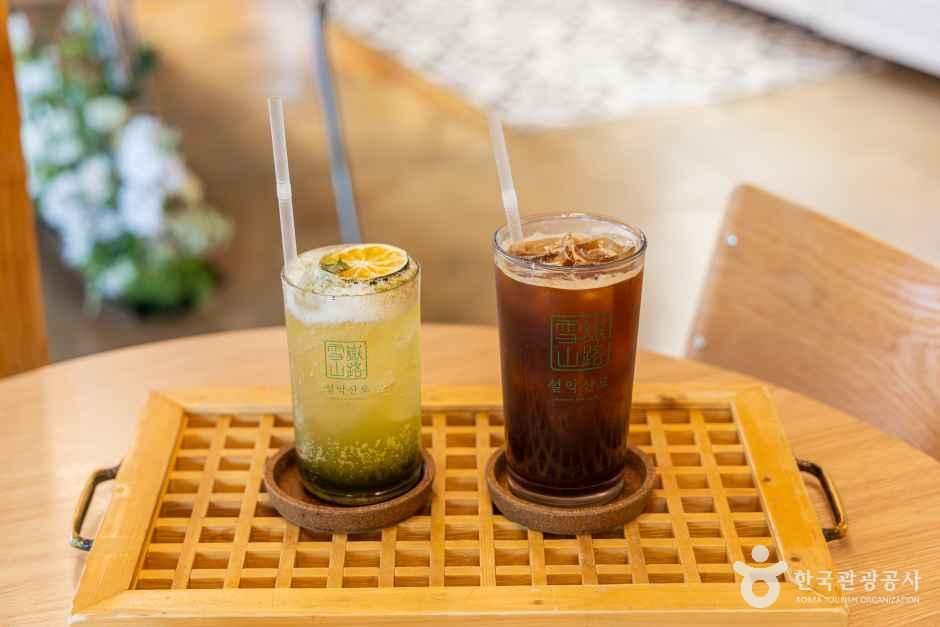thumbnail-카페 설악산로-2