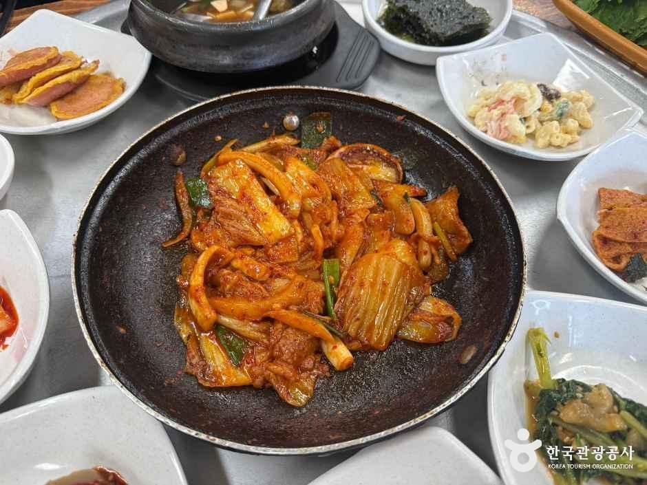 thumbnail-미가일식당-3