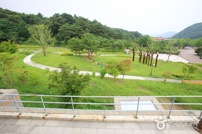 Yongmunsan Resort (용문산 관광지)