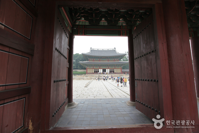 thumbnail-Changdeokgung Injeongmun Gate (창덕궁 인정문)-5