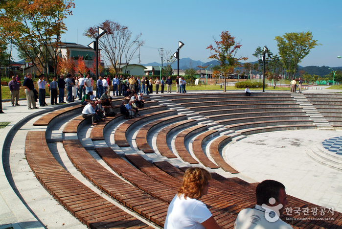 Jungangtap Park (중앙탑공원)