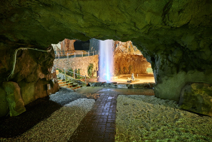 Parque de la Cueva de Amatista (자수정 동굴나라)