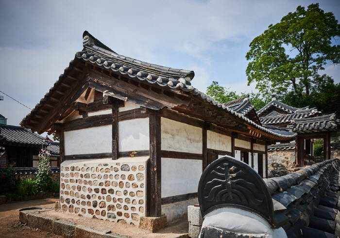 Yongheunggung Palace (용흥궁)