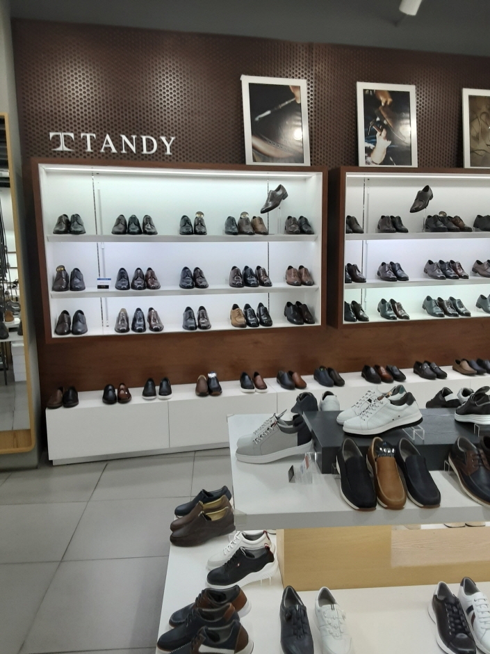 Tandy - Shinsegae Paju Branch [Tax Refund Shop] (탠디 신세계파주)