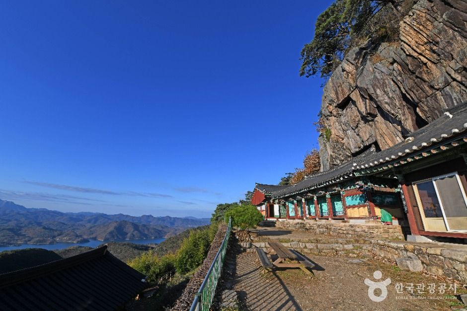 Templo Jeongbangsa (정방사)