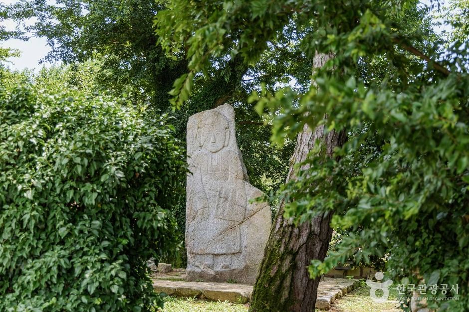 영암 학계리석불입상