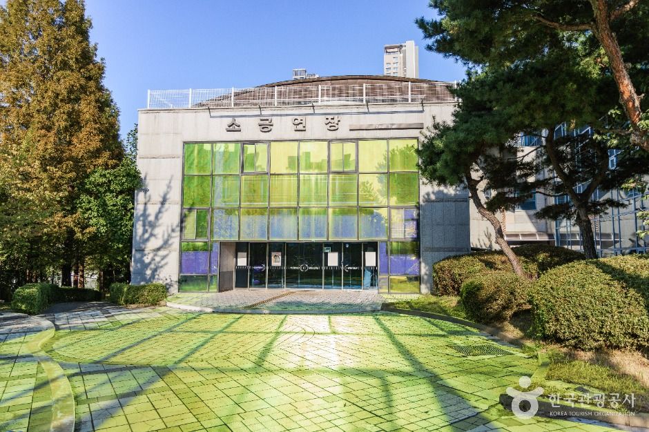 thumbnail-익산시솜리문화예술회관-4