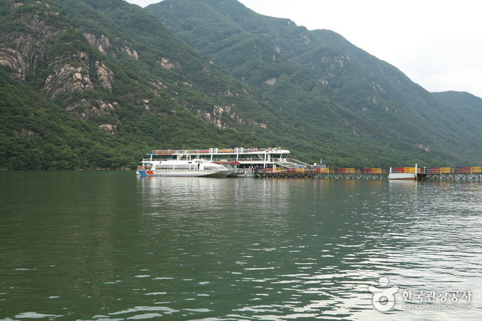 Ferrys du Lac Chungjuho (충주호 유람선)