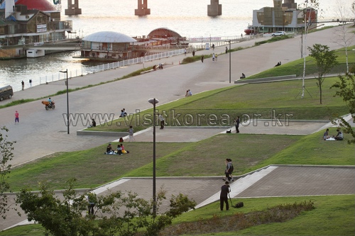 Ttukseom Hangang Park (한강시민공원 뚝섬지구)