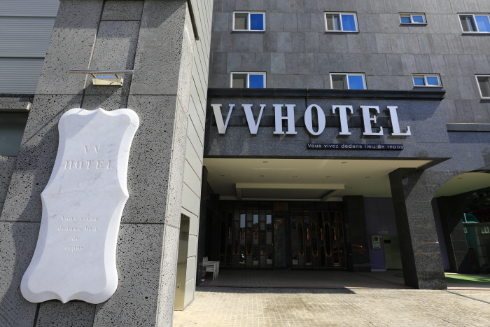 V V HOTEL [Korea Quality] / 브이브이 호텔 [한국관광 품질인증]