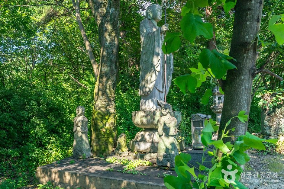 thumbnail-원흥석불입상-3