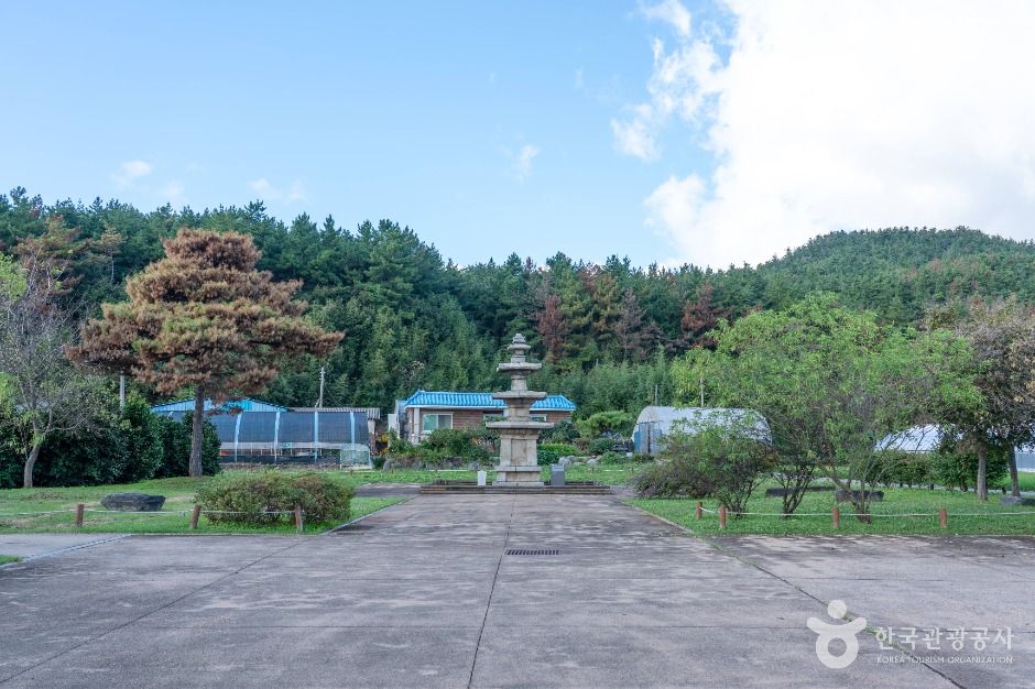 thumbnail-서천 성북리 오층석탑-1