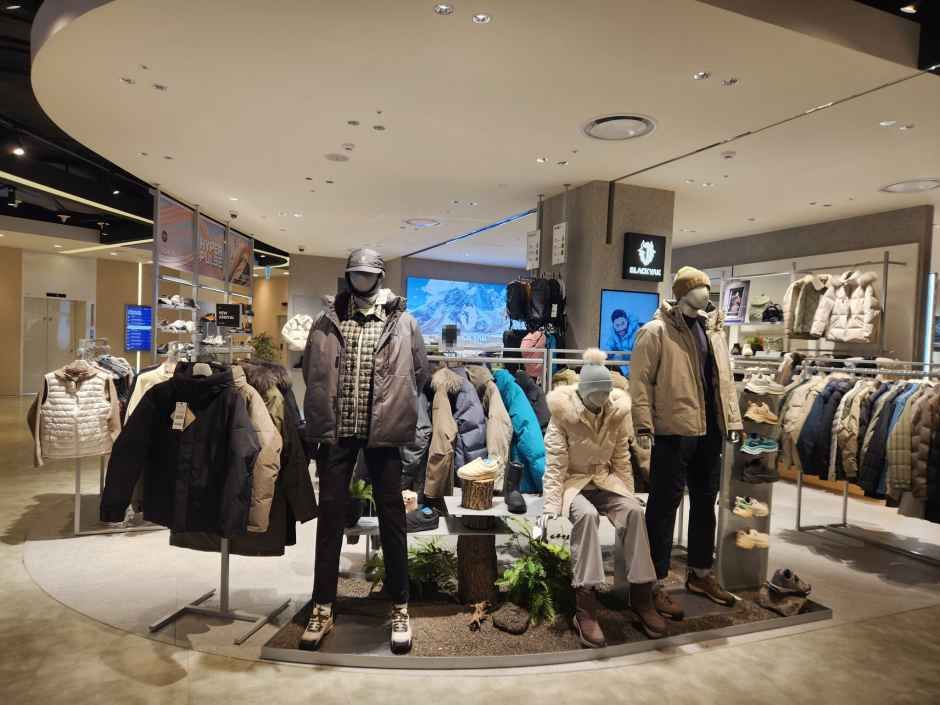 Black Yak - Time Villas Suwon Branch [Tax Refund Shop](블랙야크 타임빌라스 수원점)