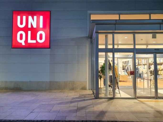 thumbnail-유니클로 충주점-0