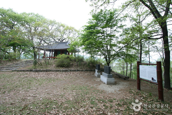 Le Pavillon Myeonangjeong (면앙정)