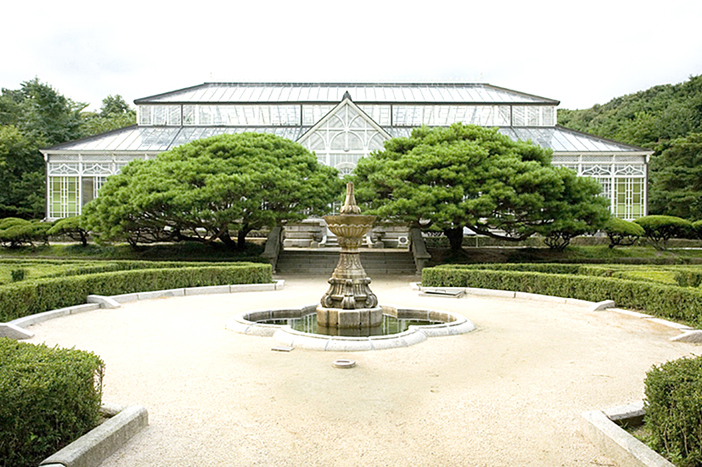 Gewächshaus im Palast Changgyeonggung (Quelle oben: Cultural Heritage Administration)