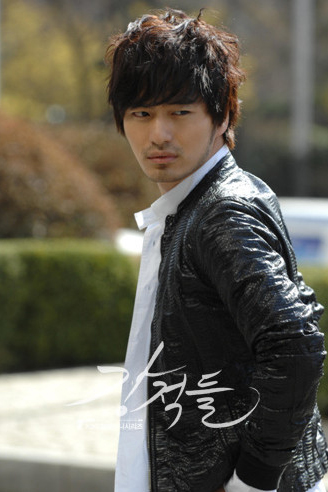 Lee Jin-Uk (이진욱)