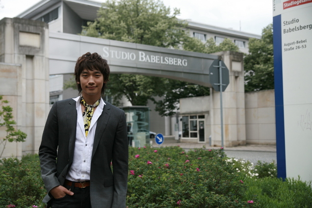 Jung Ji-hoon (정지훈) or Rain (비)