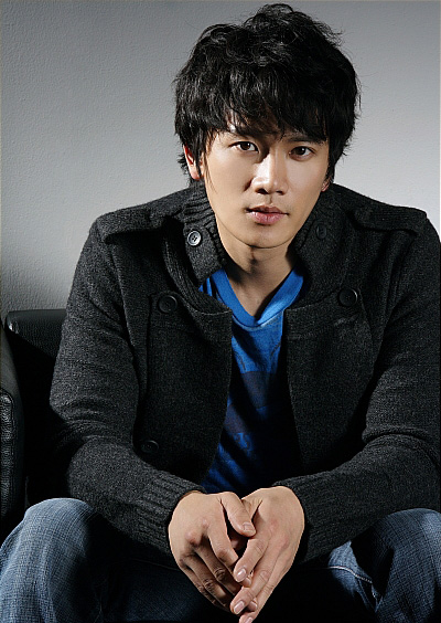 Ji Sung 