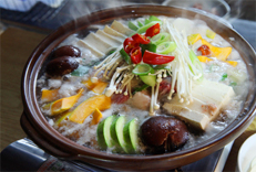 Pork rib soup seasoned with salted shrimp