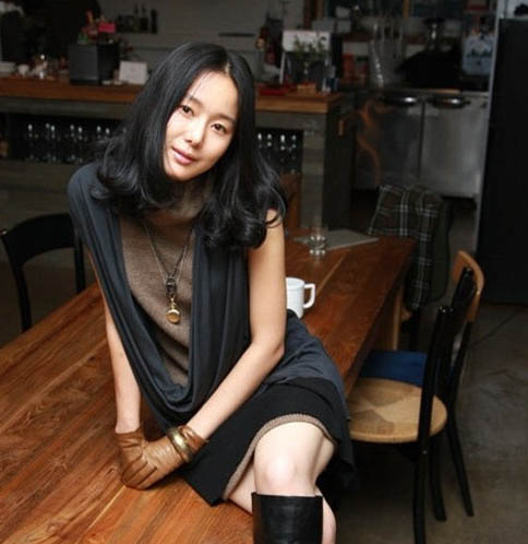 Yoon Jin-seo (윤진서)