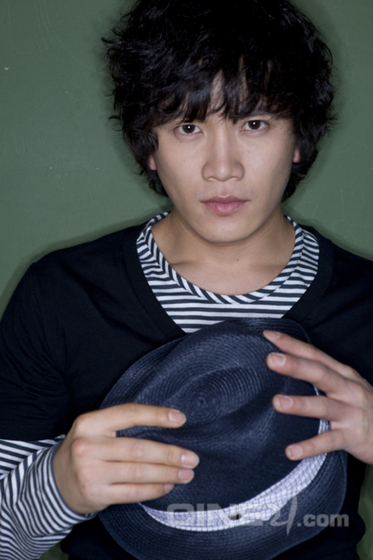 Ji Sung 