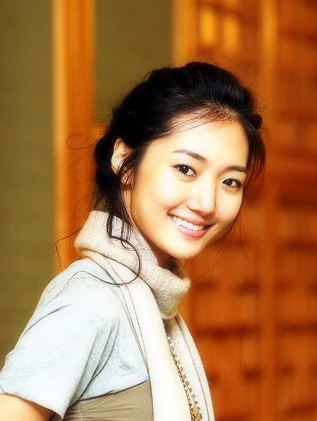 Go Joon-hee (Ko Joon-hui 고준희) 