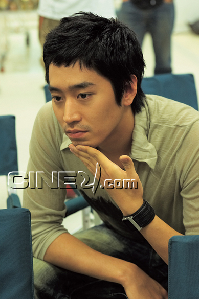 Mun Chong-Hyuk (문정혁)
