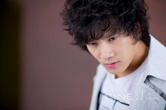 Ji Sung 