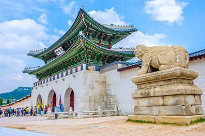 Вход во дворец Кёнбоккун 