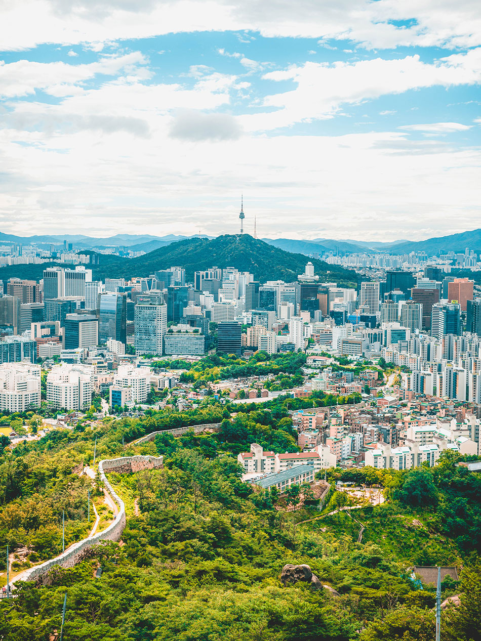 仁王山の頂から眺めるソウル市内の風景