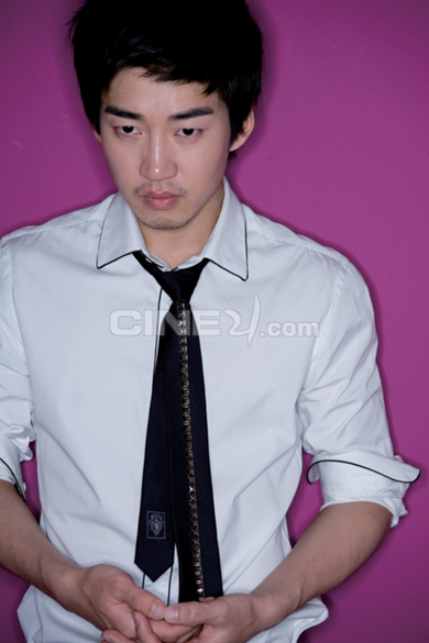 Yoon Kye-Sang (윤계상)