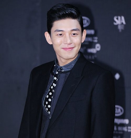 刘亚仁(유아인)