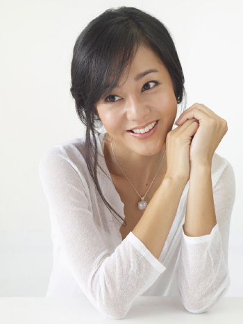 Kim Yun-Jin (김윤진)